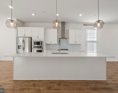1523 Burnell Drive - Photo Thumbnail 9