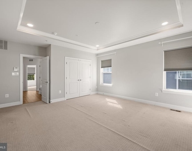 1523 Burnell Drive - Photo Thumbnail 35