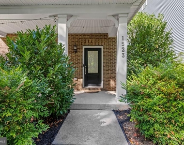 1523 Burnell Drive - Photo Thumbnail 2