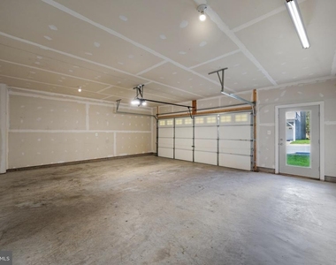 1523 Burnell Drive - Photo Thumbnail 51