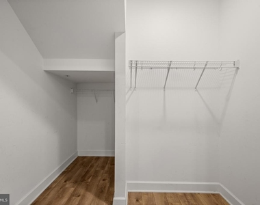 1523 Burnell Drive - Photo Thumbnail 43