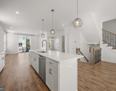 1523 Burnell Drive - Photo Thumbnail 12
