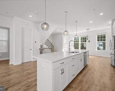 1523 Burnell Drive - Photo Thumbnail 15