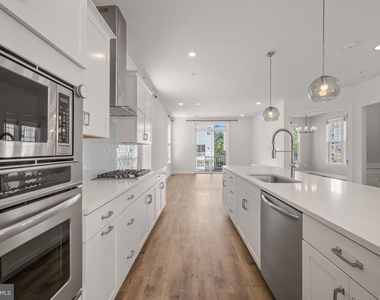 1523 Burnell Drive - Photo Thumbnail 10