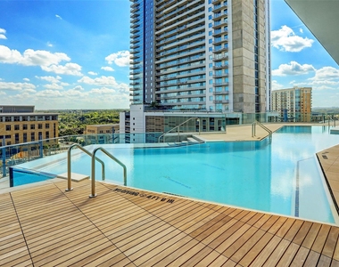 301 West Ave - Photo Thumbnail 30