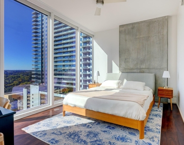 301 West Ave - Photo Thumbnail 2