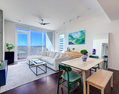 301 West Ave - Photo Thumbnail 1