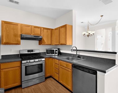 8738 Bright Meadow Court - Photo Thumbnail 12
