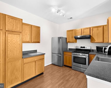 8738 Bright Meadow Court - Photo Thumbnail 11