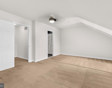 8738 Bright Meadow Court - Photo Thumbnail 24