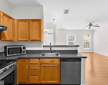 8738 Bright Meadow Court - Photo Thumbnail 10
