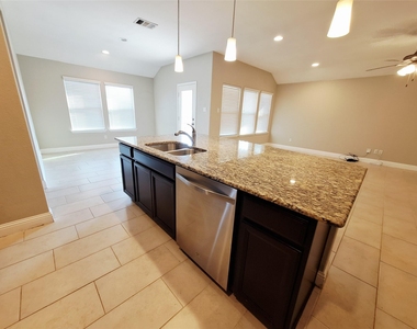 3304 De Torres Cir - Photo Thumbnail 10