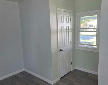 49 Lea Road - Photo Thumbnail 4