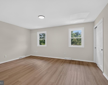 4800 Plum Run Court - Photo Thumbnail 17