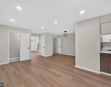 4800 Plum Run Court - Photo Thumbnail 9