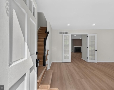 4800 Plum Run Court - Photo Thumbnail 3