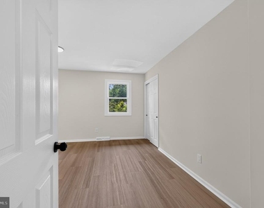 4800 Plum Run Court - Photo Thumbnail 16