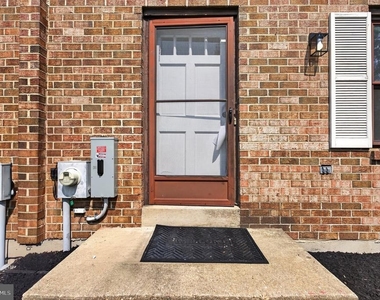 4800 Plum Run Court - Photo Thumbnail 2