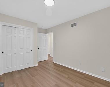 4800 Plum Run Court - Photo Thumbnail 22