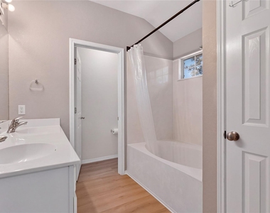 720 Settlement St - Photo Thumbnail 14