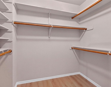 720 Settlement St - Photo Thumbnail 16