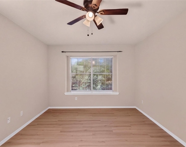 720 Settlement St - Photo Thumbnail 23