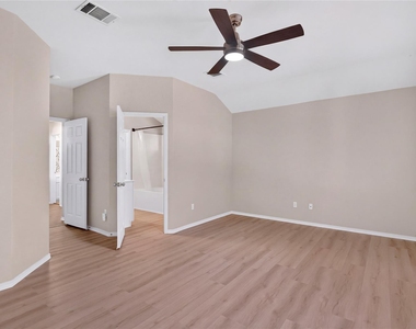720 Settlement St - Photo Thumbnail 13