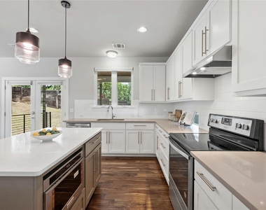 15500 Enid Dr - Photo Thumbnail 8