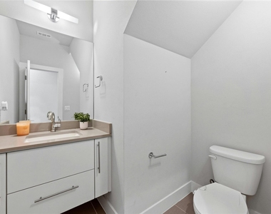 15500 Enid Dr - Photo Thumbnail 9