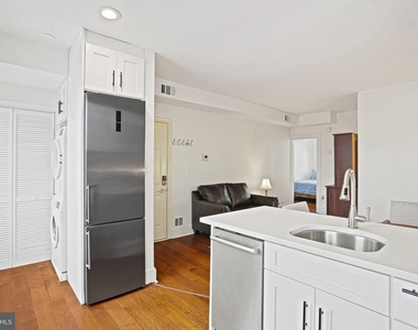 409 Constitution Avenue Ne - Photo Thumbnail 10