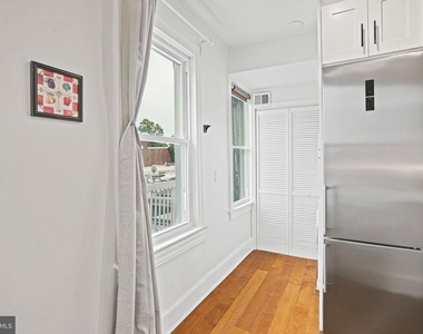 409 Constitution Avenue Ne - Photo Thumbnail 9
