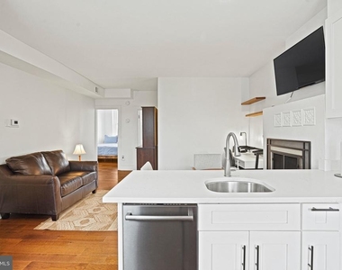 409 Constitution Avenue Ne - Photo Thumbnail 12