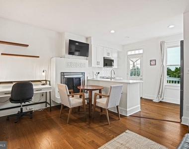 409 Constitution Avenue Ne - Photo Thumbnail 3