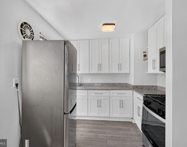 206 Webster Street Ne - Photo Thumbnail 9