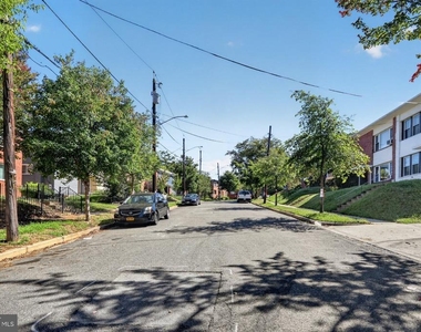 206 Webster Street Ne - Photo Thumbnail 21