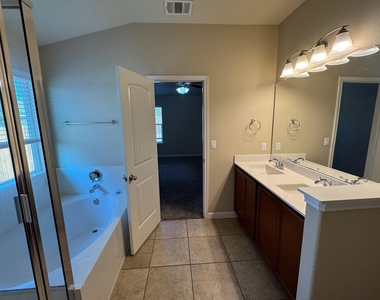 424 Langely - Photo Thumbnail 11