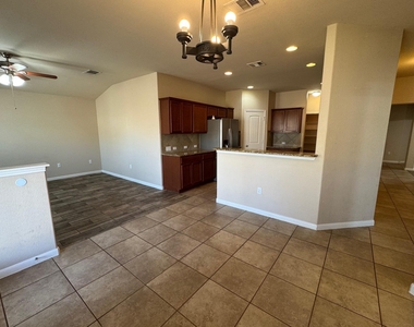 424 Langely - Photo Thumbnail 5