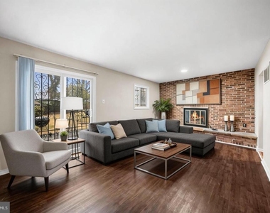 813 Delafield Street Ne - Photo Thumbnail 3