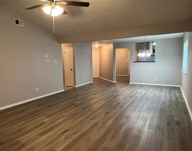 13187 Mill Stone Dr - Photo Thumbnail 10