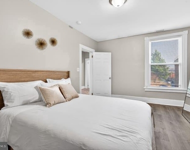 1119 Montello Avenue Ne - Photo Thumbnail 16