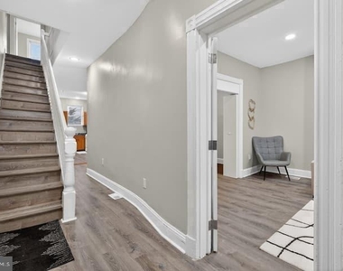 1119 Montello Avenue Ne - Photo Thumbnail 8