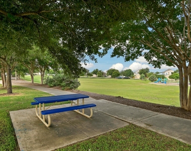 2215 Mccombs St - Photo Thumbnail 31