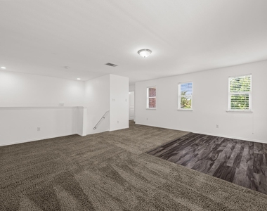 2215 Mccombs St - Photo Thumbnail 16
