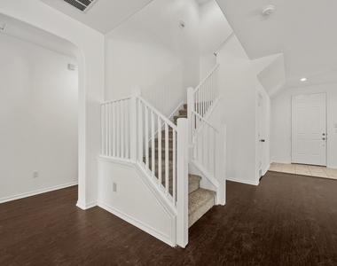 2215 Mccombs St - Photo Thumbnail 15