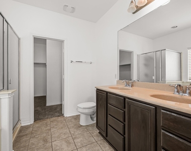 2215 Mccombs St - Photo Thumbnail 13
