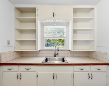 1402 Hillside Ave - Photo Thumbnail 5