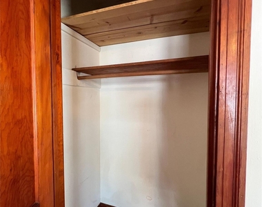 1402 Hillside Ave - Photo Thumbnail 8