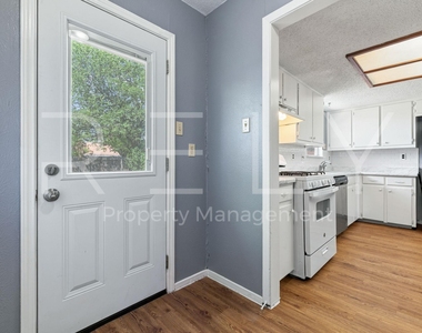 409 E Janis Dr - Photo Thumbnail 13