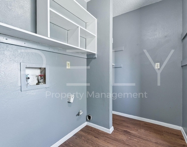 409 E Janis Dr - Photo Thumbnail 12