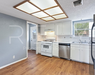 409 E Janis Dr - Photo Thumbnail 7